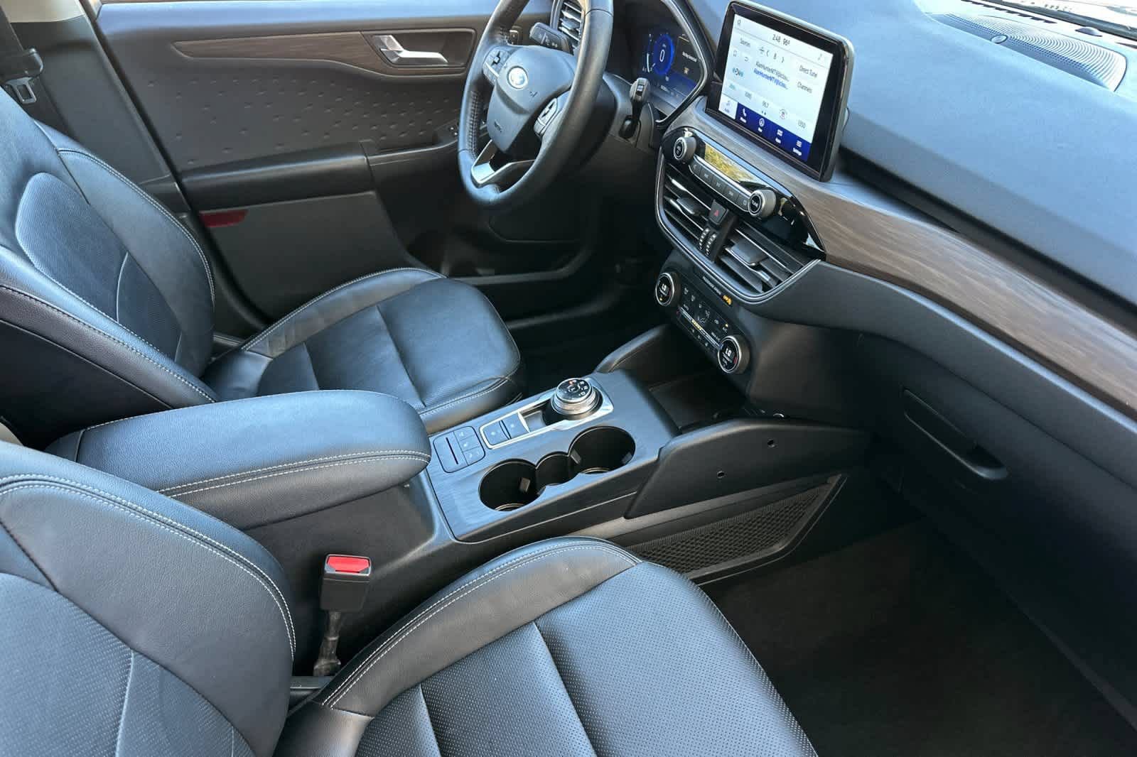 Certified 2020 Ford Escape Titanium AWD/4WD image 17