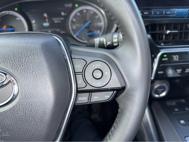 Used 2024 Toyota Venza XLE image 22