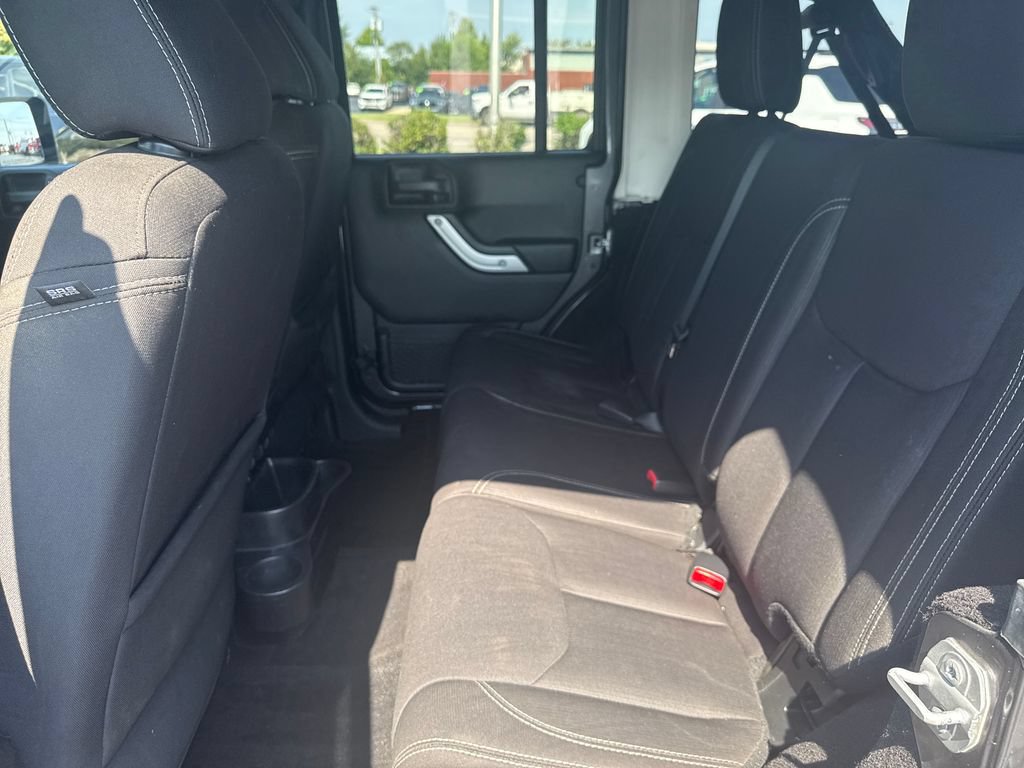 Used 2017 Jeep Wrangler Unlimited Sahara w/ Dual Top Group AWD/4WD image 37