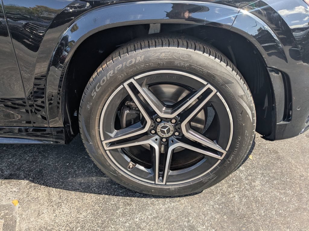 Used 2023 Mercedes-Benz GLS 450 4MATIC image 24