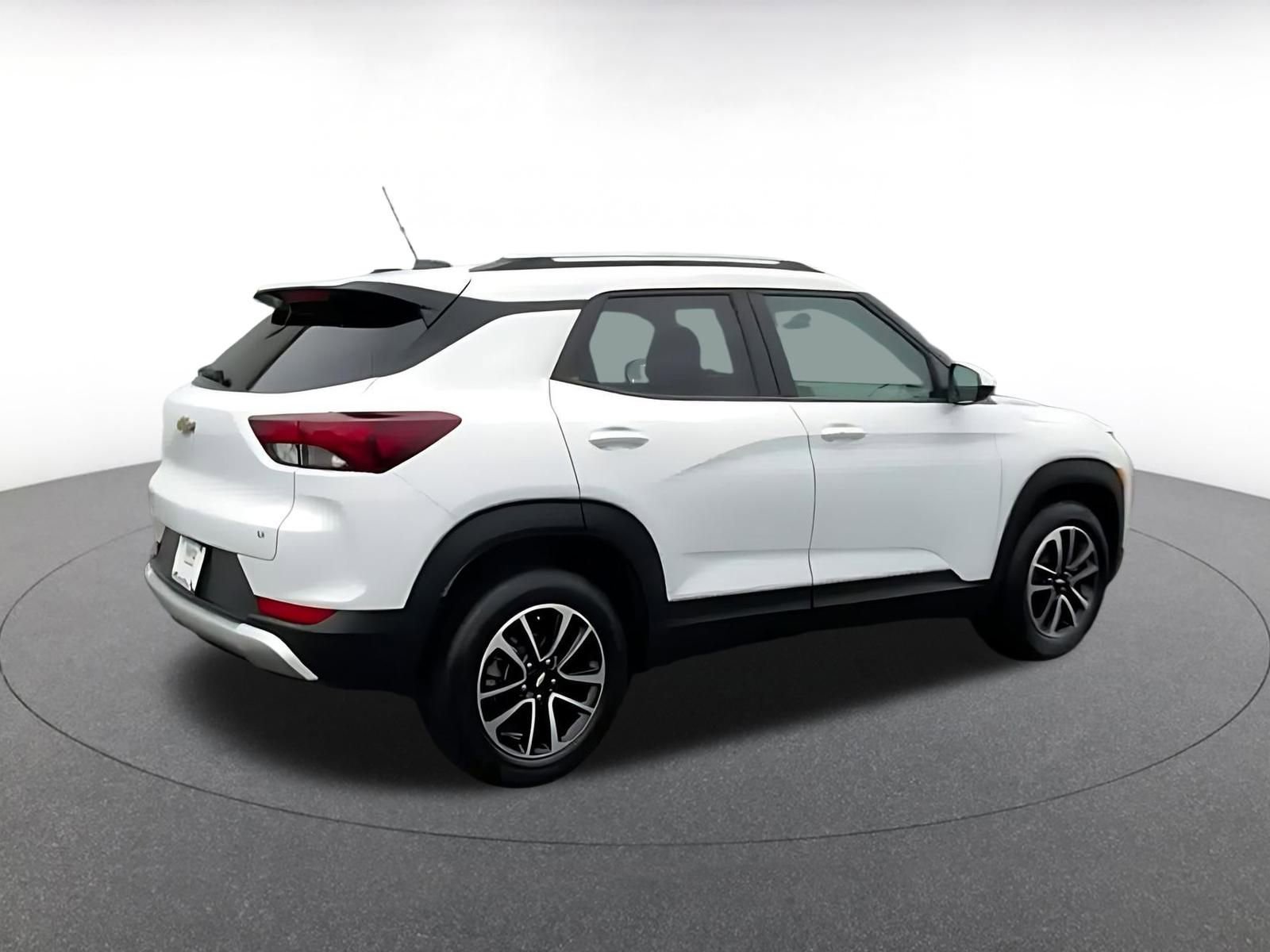 Used 2025 Chevrolet TrailBlazer LT image 14