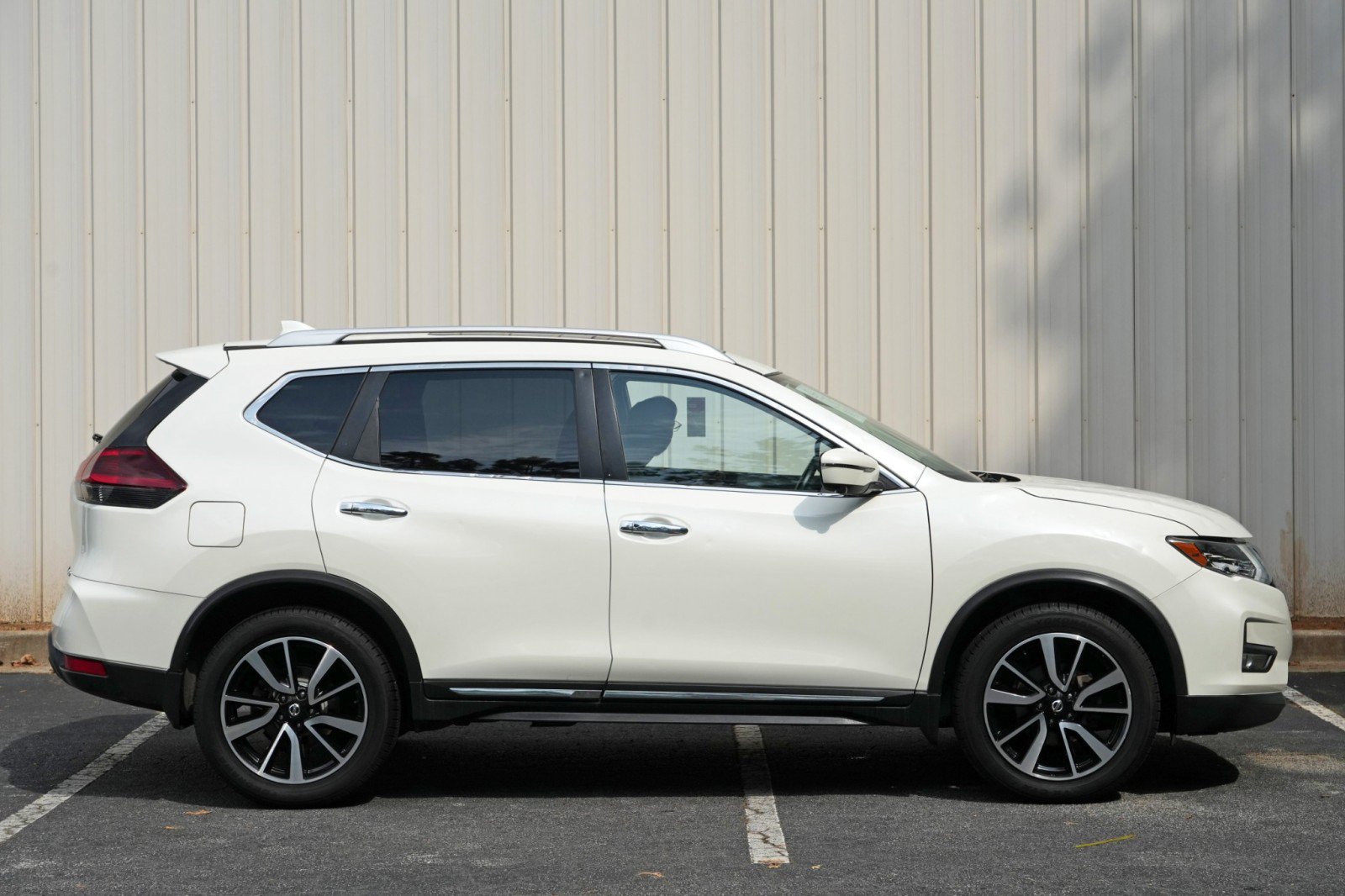 Used 2018 Nissan Rogue SL w/ Premium Package AWD/4WD image 50