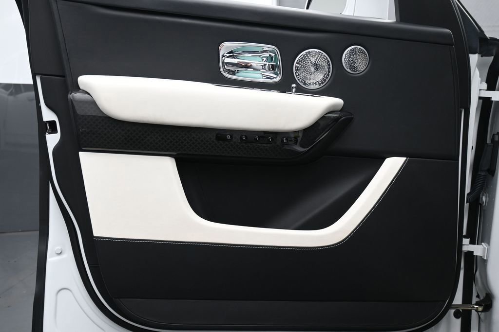 Used 2021 Rolls-Royce Cullinan Black Badge AWD/4WD image 9