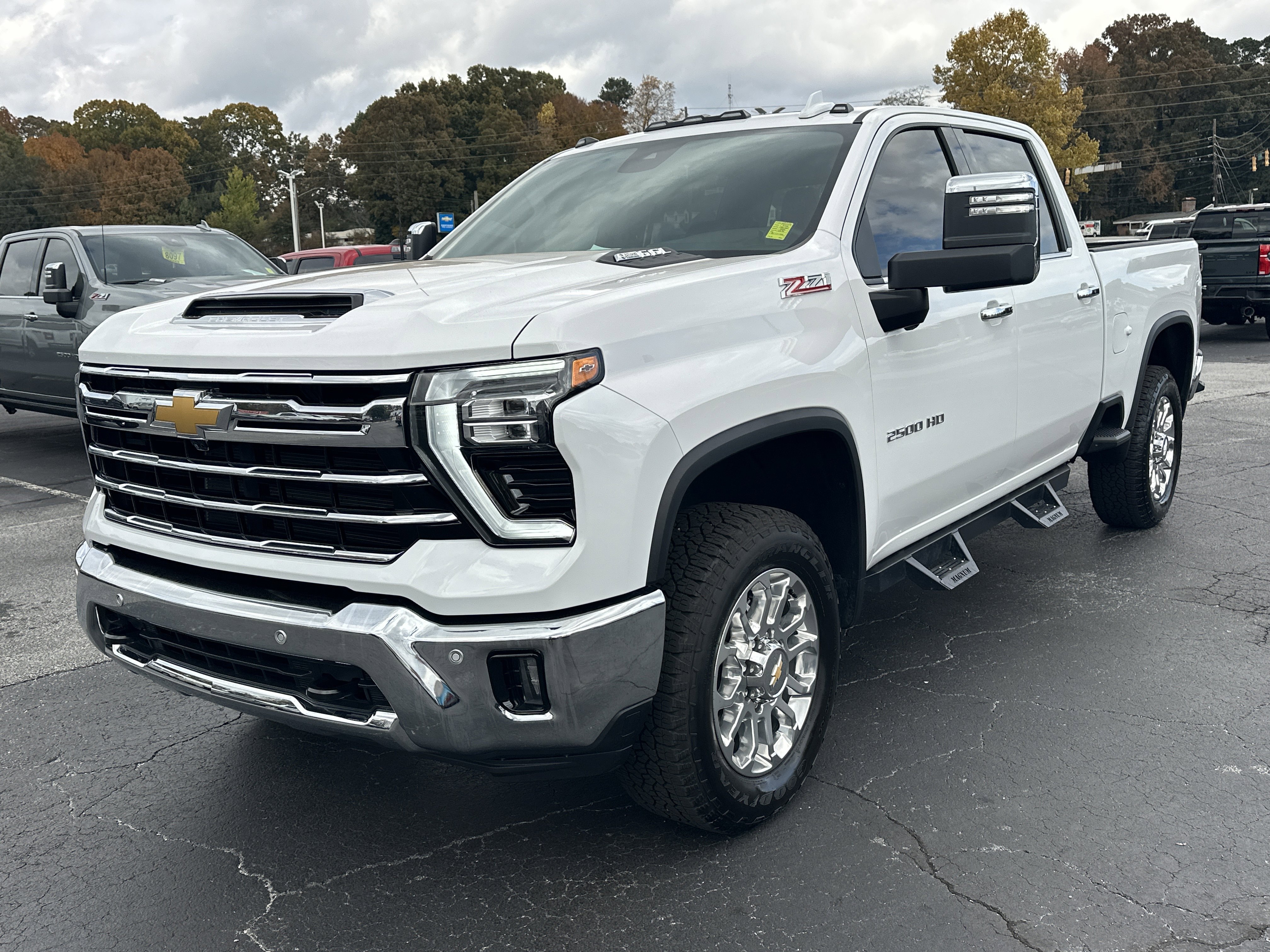 Certified 2025 Chevrolet Silverado 2500 LTZ w/ LTZ Plus Package image 4