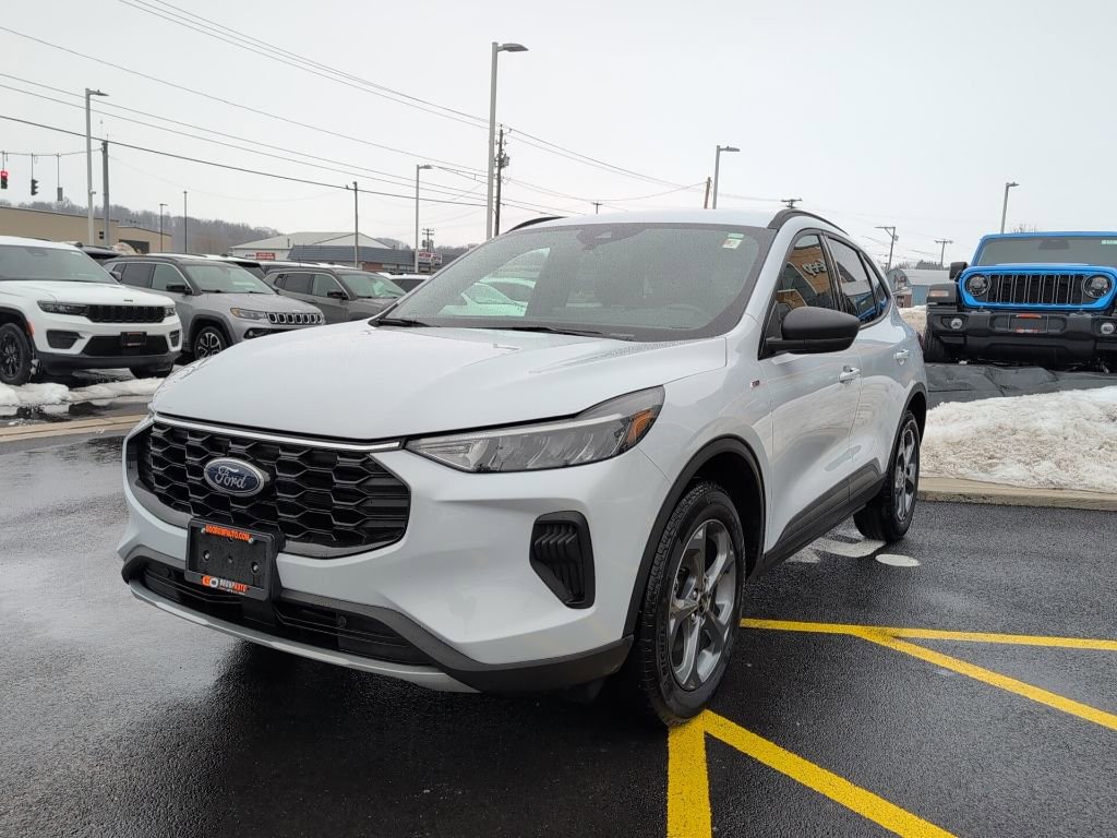 Used 2025 Ford Escape ST-Line w/ Tech Pack #1 image 3