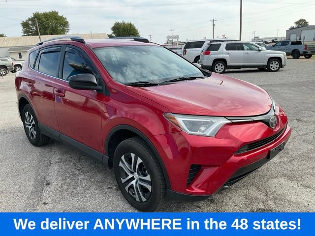 Used 2017 Toyota RAV4 LE FWD image 4