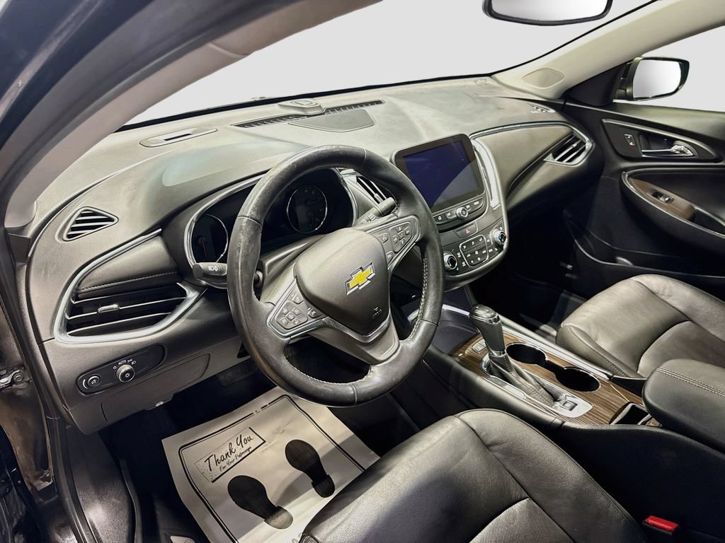 Used 2019 Chevrolet Malibu Premier w/ Sun and Wheel Package FWD image 8