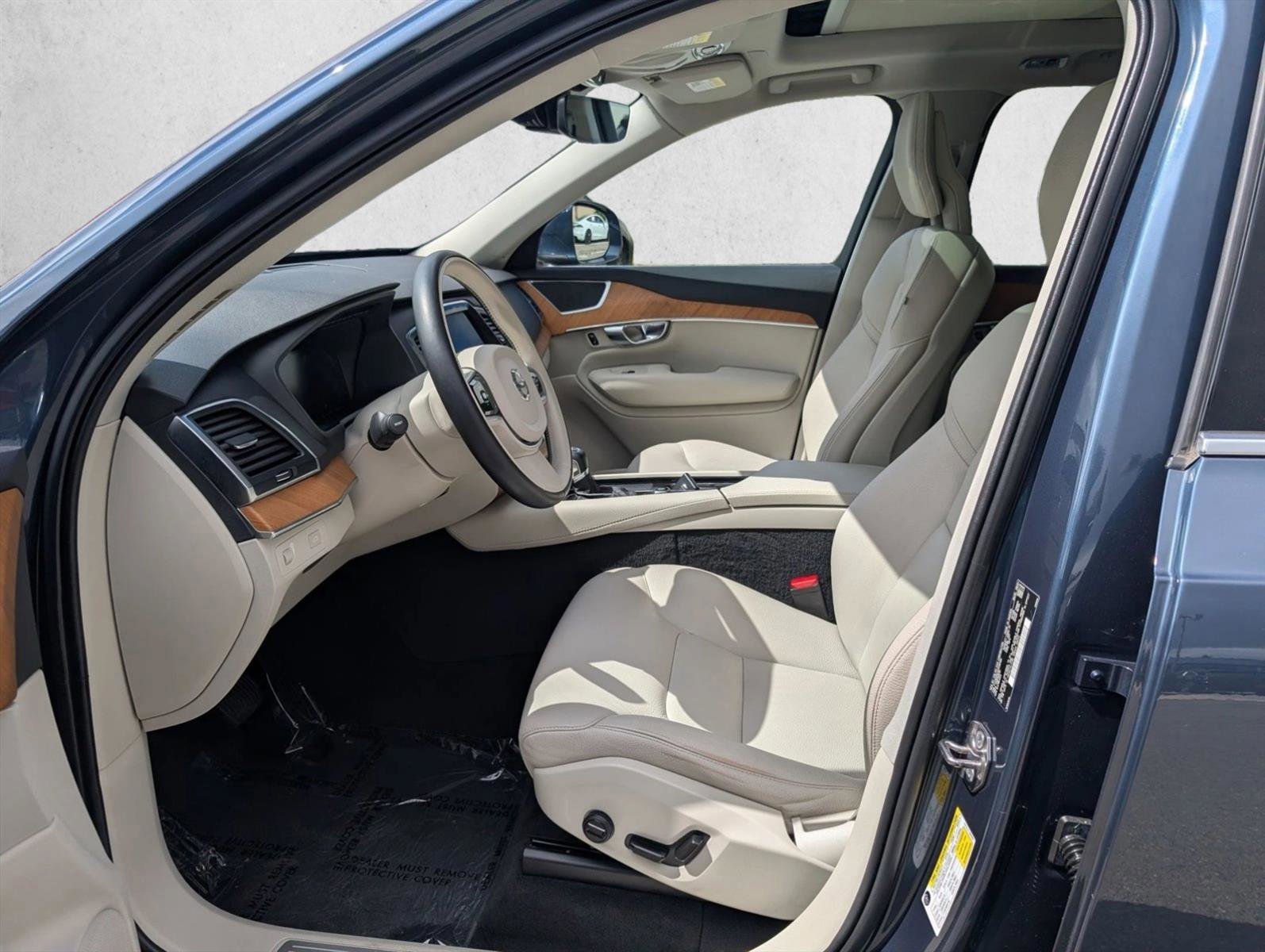 Used 2022 Volvo XC90 T5 Momentum AWD/4WD image 15