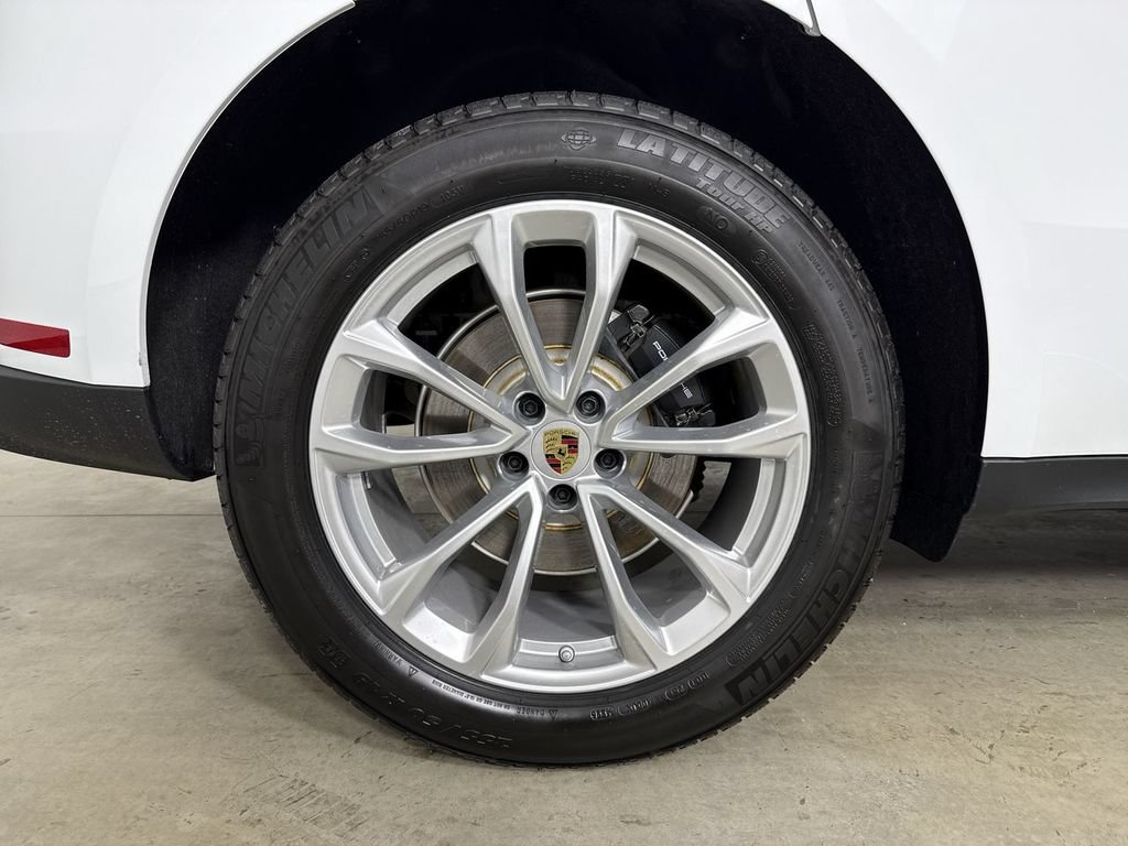 New 2026 Porsche Macan AWD/4WD image 16