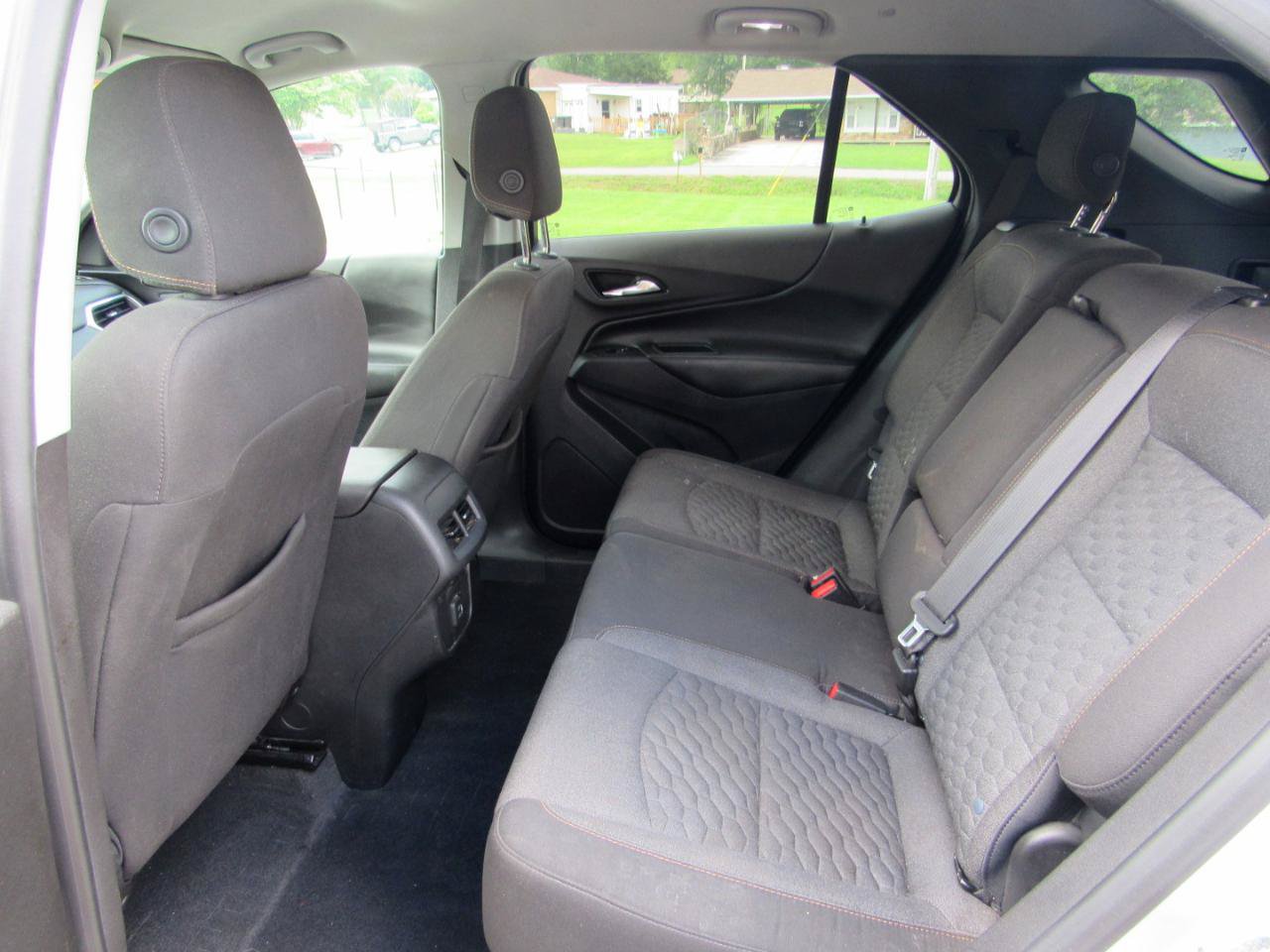 Used 2020 Chevrolet Equinox LT w/ Driver Convenience Package FWD image 5