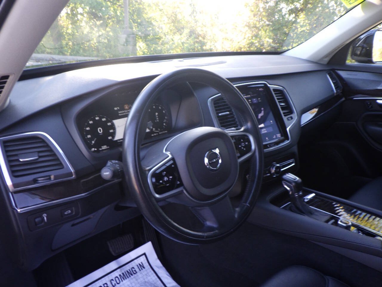 Used 2019 Volvo XC90 T5 Momentum w/ Multimedia Package AWD/4WD image 12