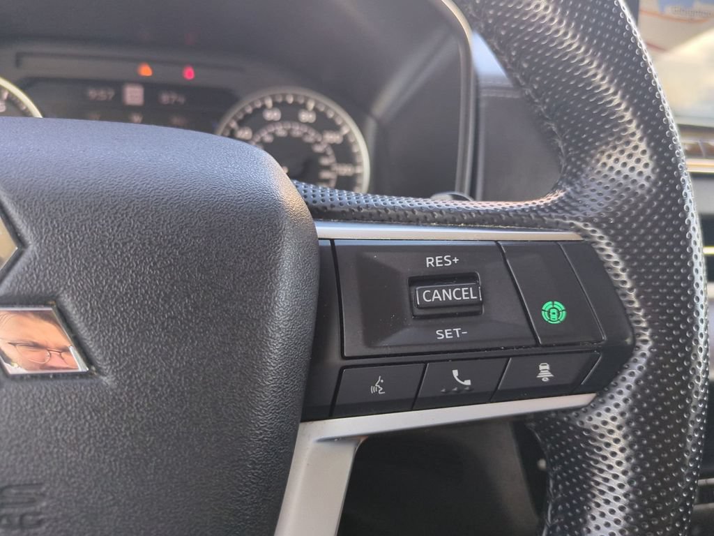 Used 2024 Mitsubishi Outlander SE Black Edition FWD image 35