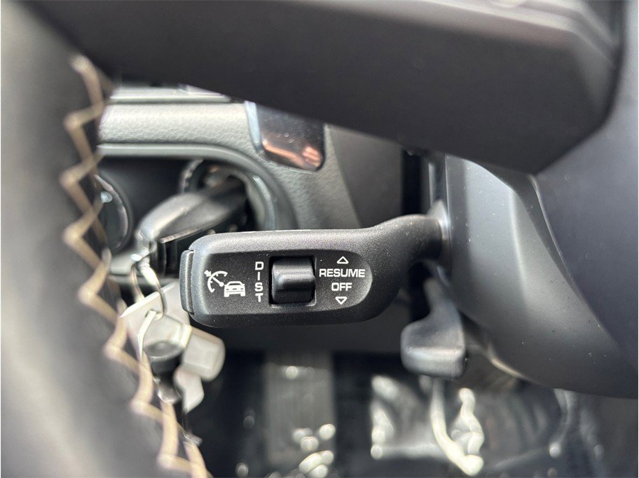 Used 2023 Porsche Macan Turbo image 36
