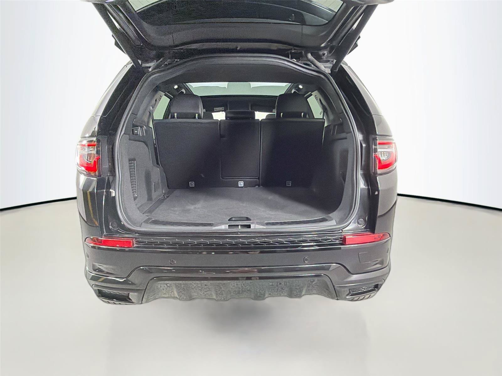 Used 2020 Land Rover Discovery Sport SE R-Dynamic AWD/4WD image 25