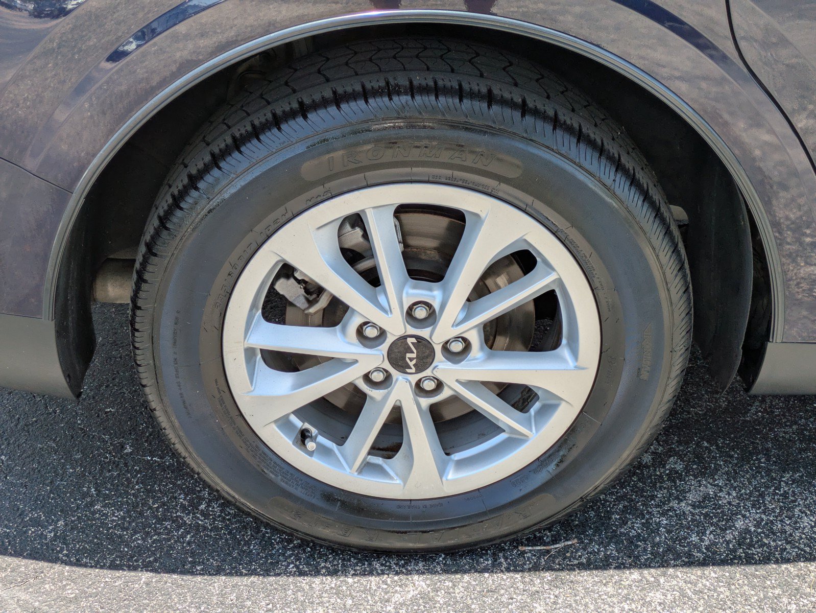 Certified 2022 Kia Carnival LX FWD image 9