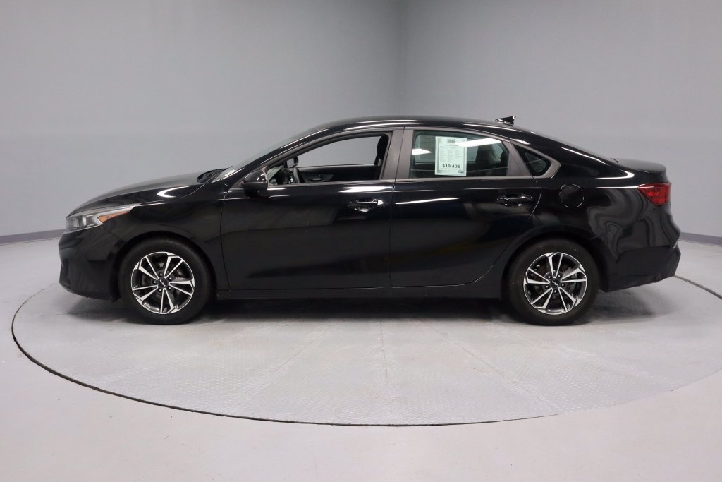 Used 2023 Kia Forte LXS w/ LXS Technology Package FWD image 7