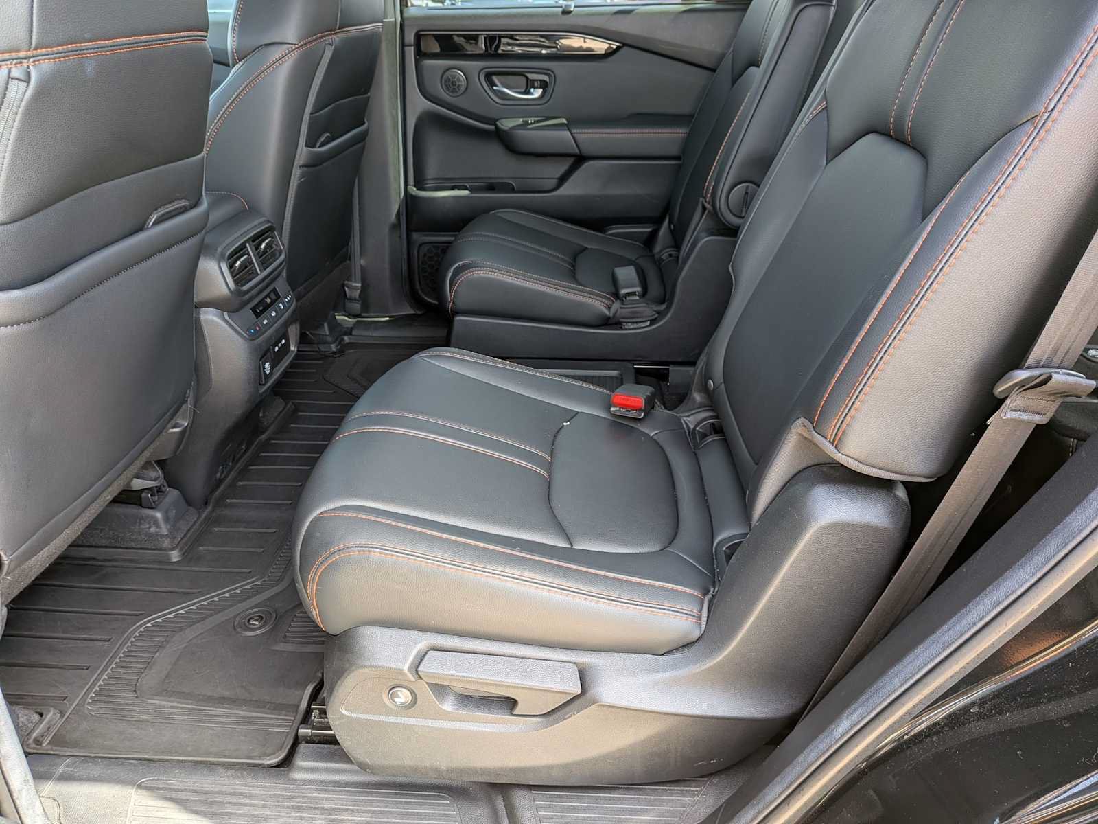 Certified 2024 Honda Pilot TrailSport image 18