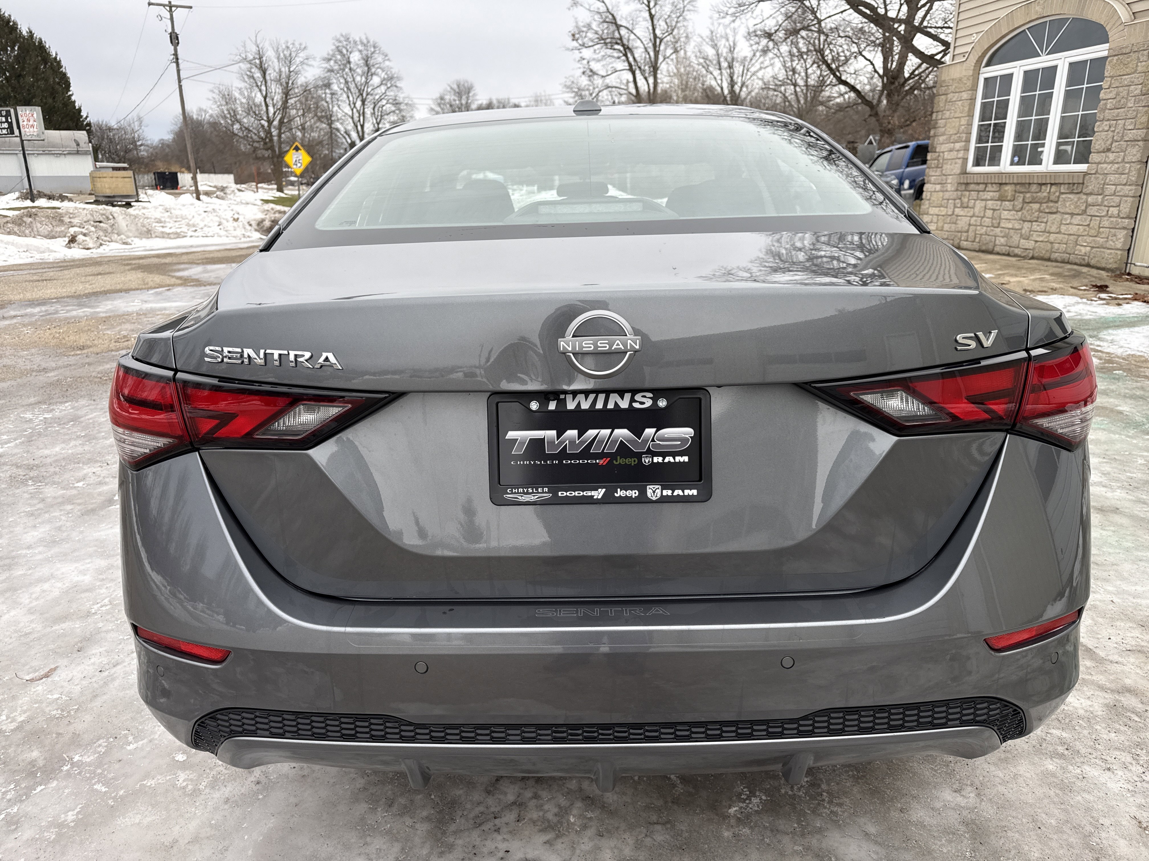 Used 2024 Nissan Sentra SV image 4