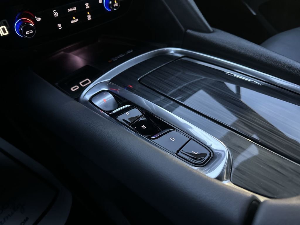 Used 2023 Buick Enclave Essence image 19