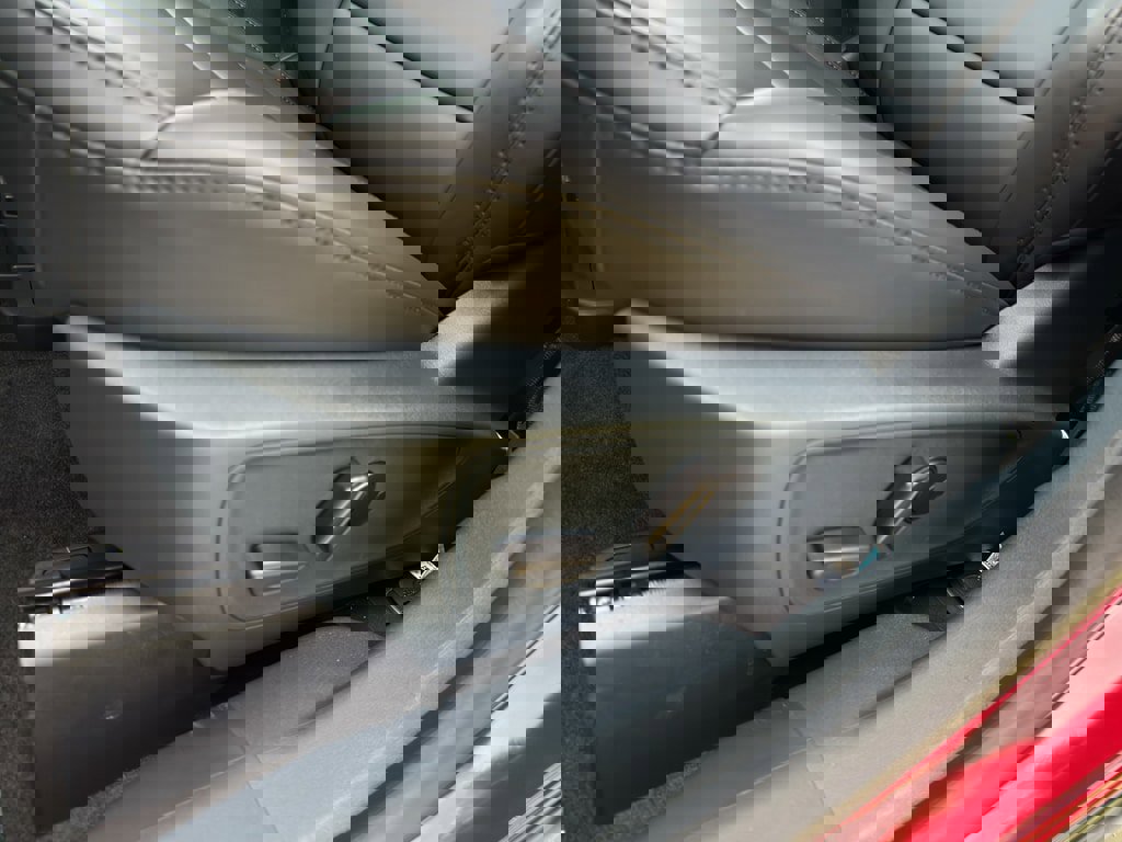 New 2025 Ford Maverick Lariat w/ Black Appearance Package image 16