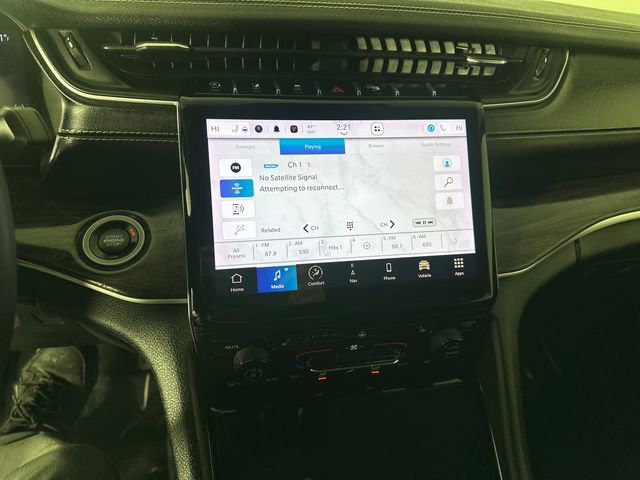 Certified 2023 Jeep Grand Cherokee Limited image 30