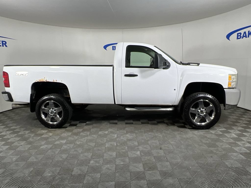 Used 2007 Chevrolet Silverado 2500 LT w/ EZ-Lift Tailgate Package AWD/4WD image 9