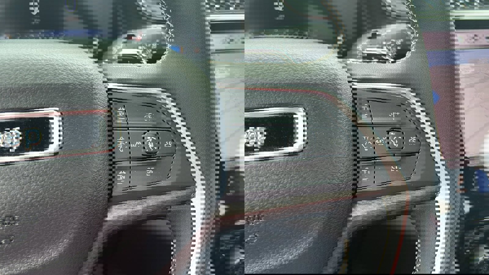 Used 2024 Jeep Grand Cherokee L Limited w/ Luxury Tech Group II image 19