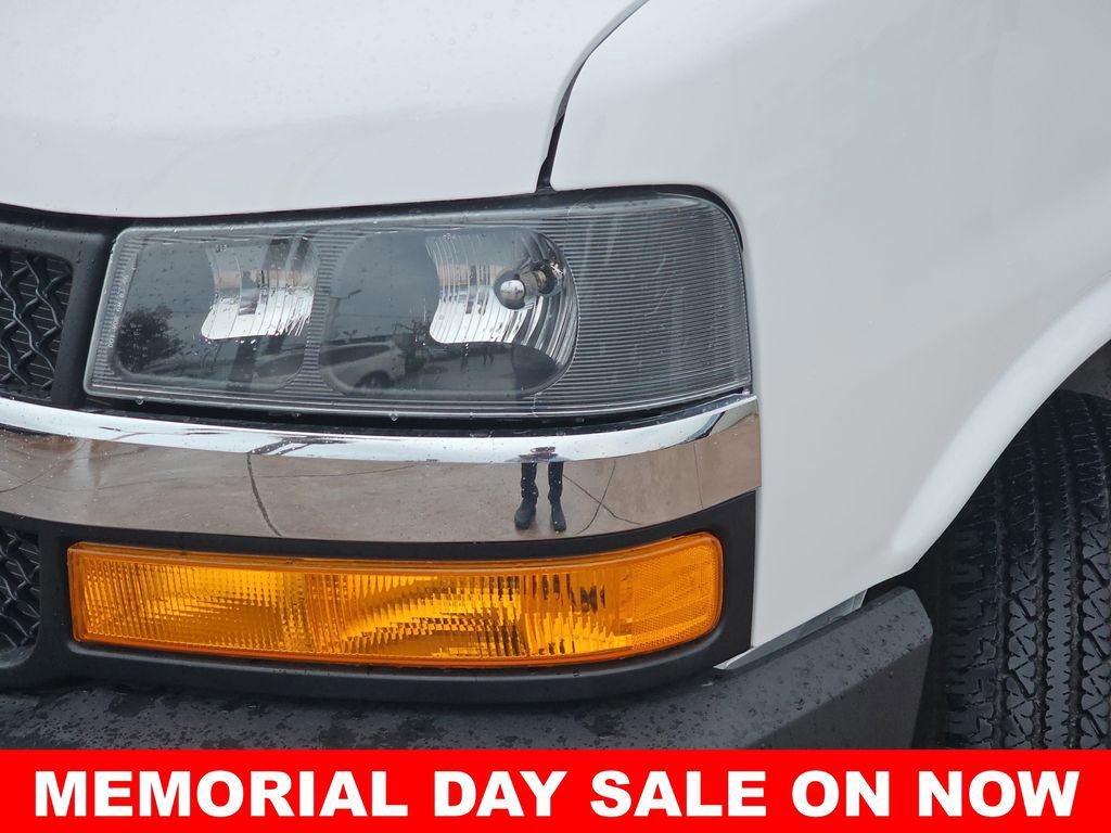 Used 2024 Chevrolet Express 2500 w/ Driver Convenience Package RWD image 31