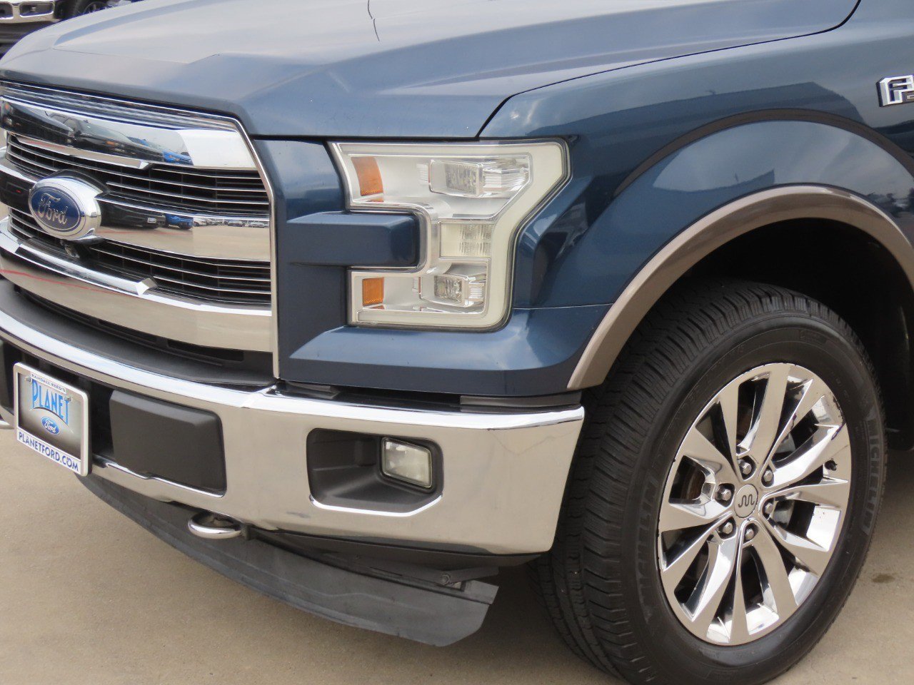 Used 2015 Ford F150 King Ranch w/ Equipment Group 601A Luxury AWD/4WD image 2