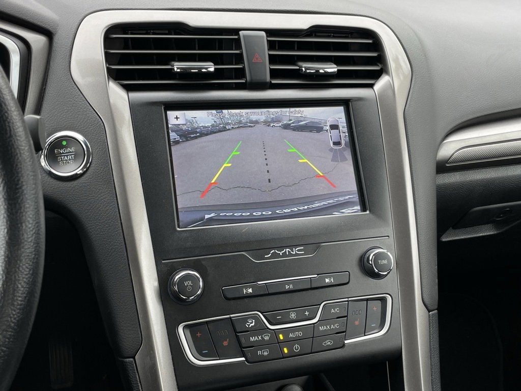 Used 2019 Ford Fusion SE image 17