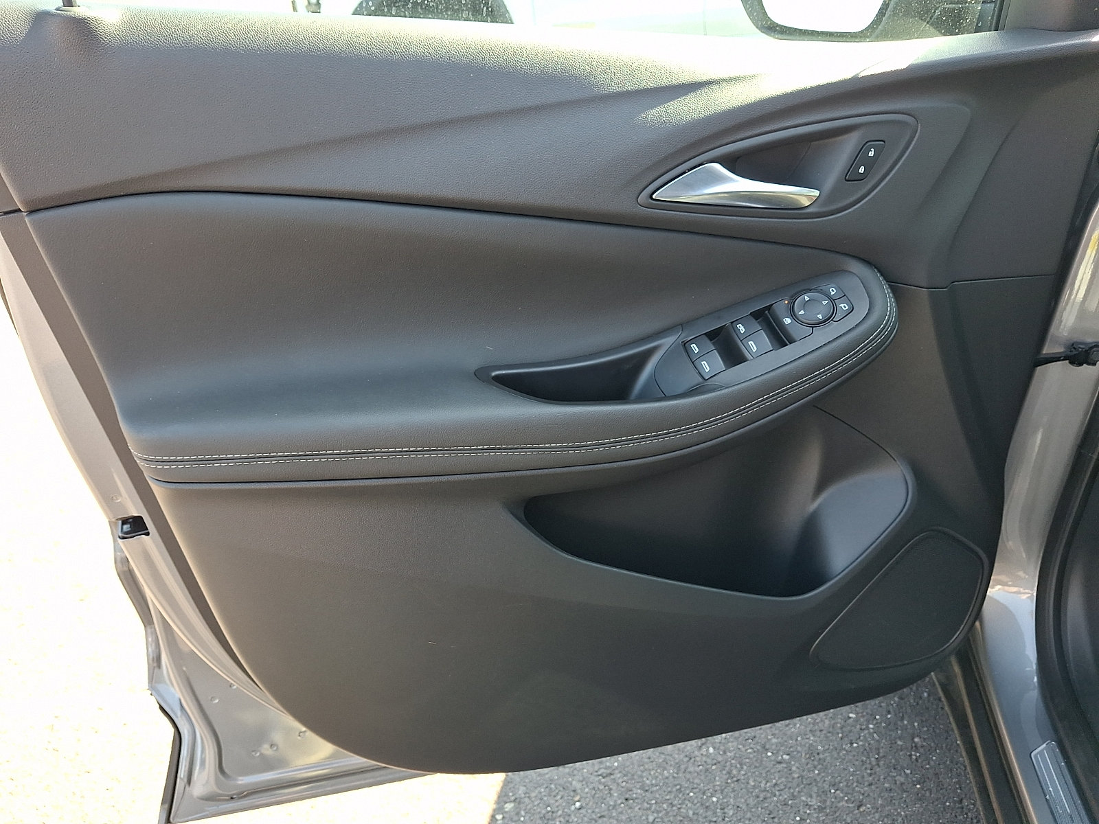 Used 2023 Buick Encore GX Select w/ Safety Package II FWD image 13