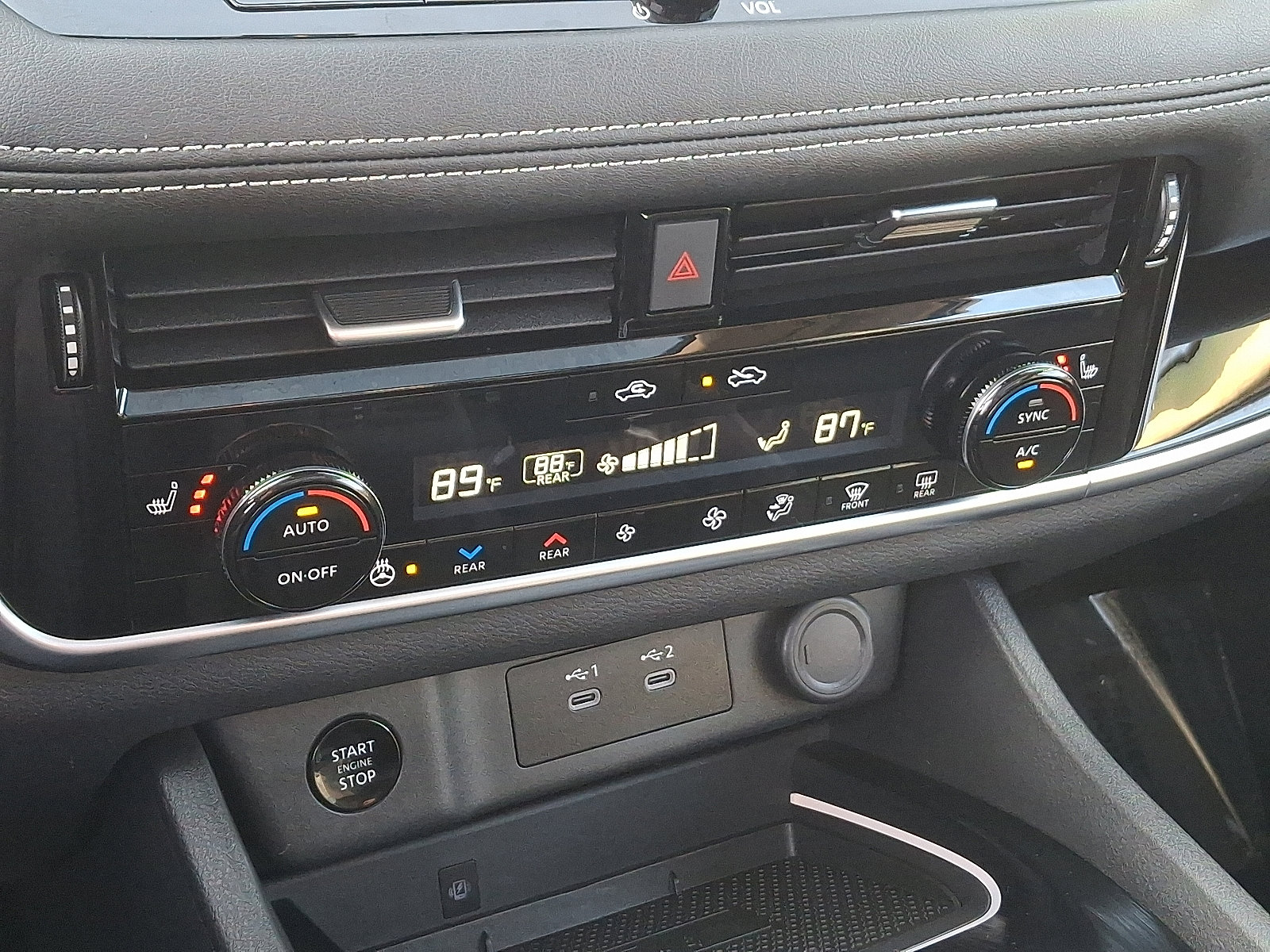 Used 2024 Nissan Rogue SL w/ SL Premium Package image 16