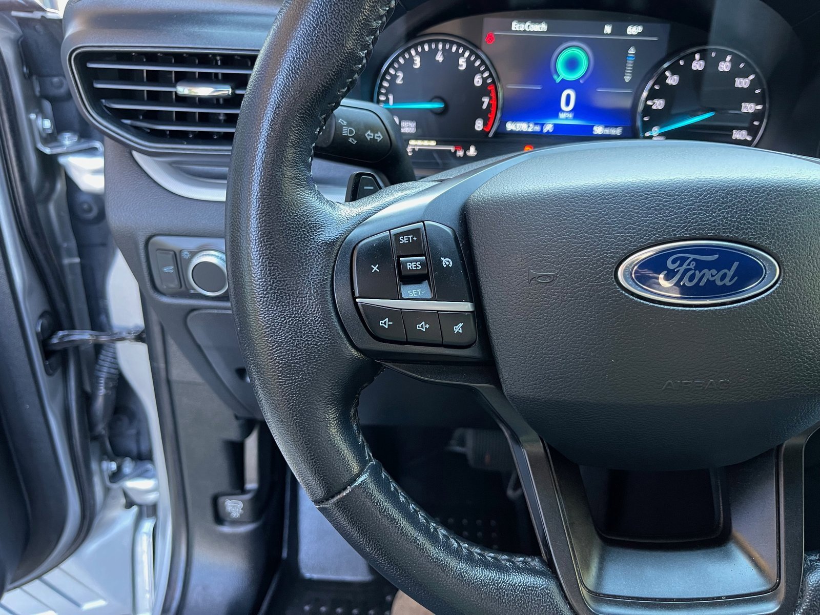Used 2020 Ford Explorer XLT image 34