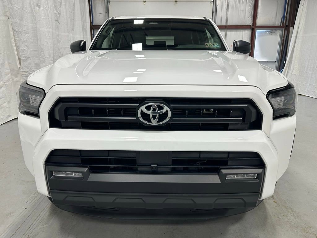 Used 2025 Toyota 4Runner SR5 AWD/4WD image 2