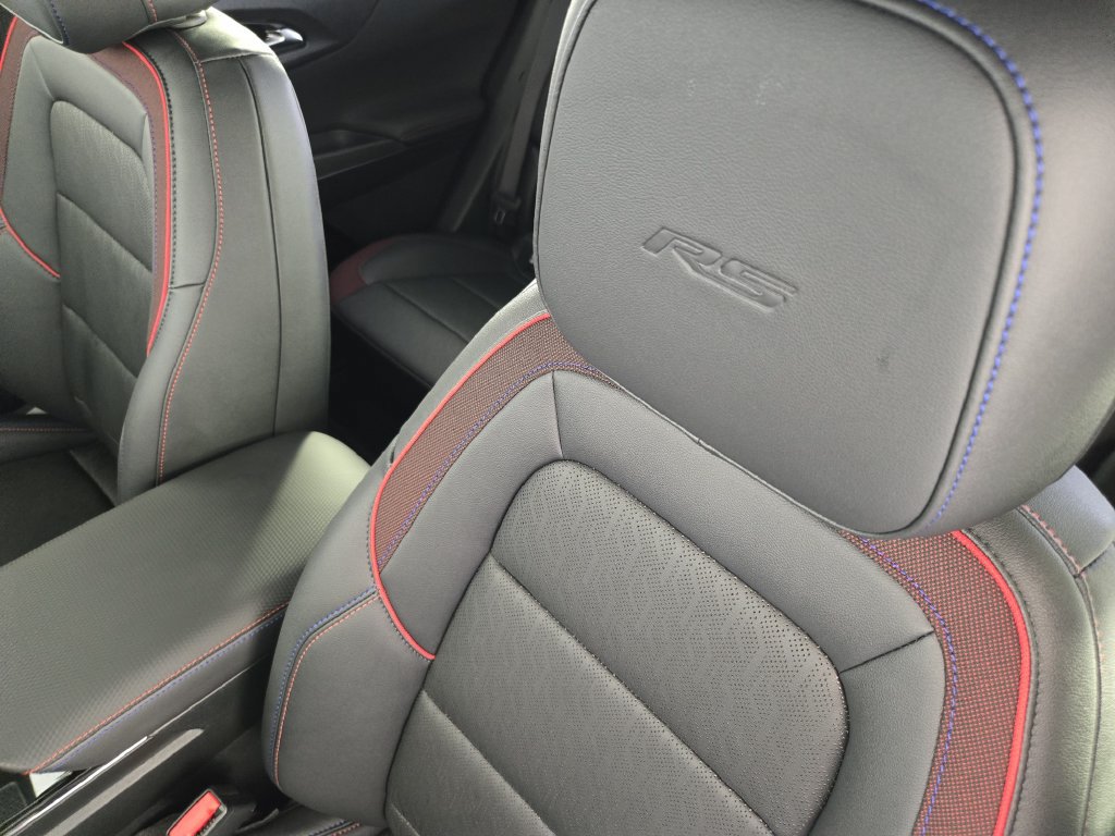 New 2026 Chevrolet Equinox RS w/ Safety and Technology Package FWD image 27
