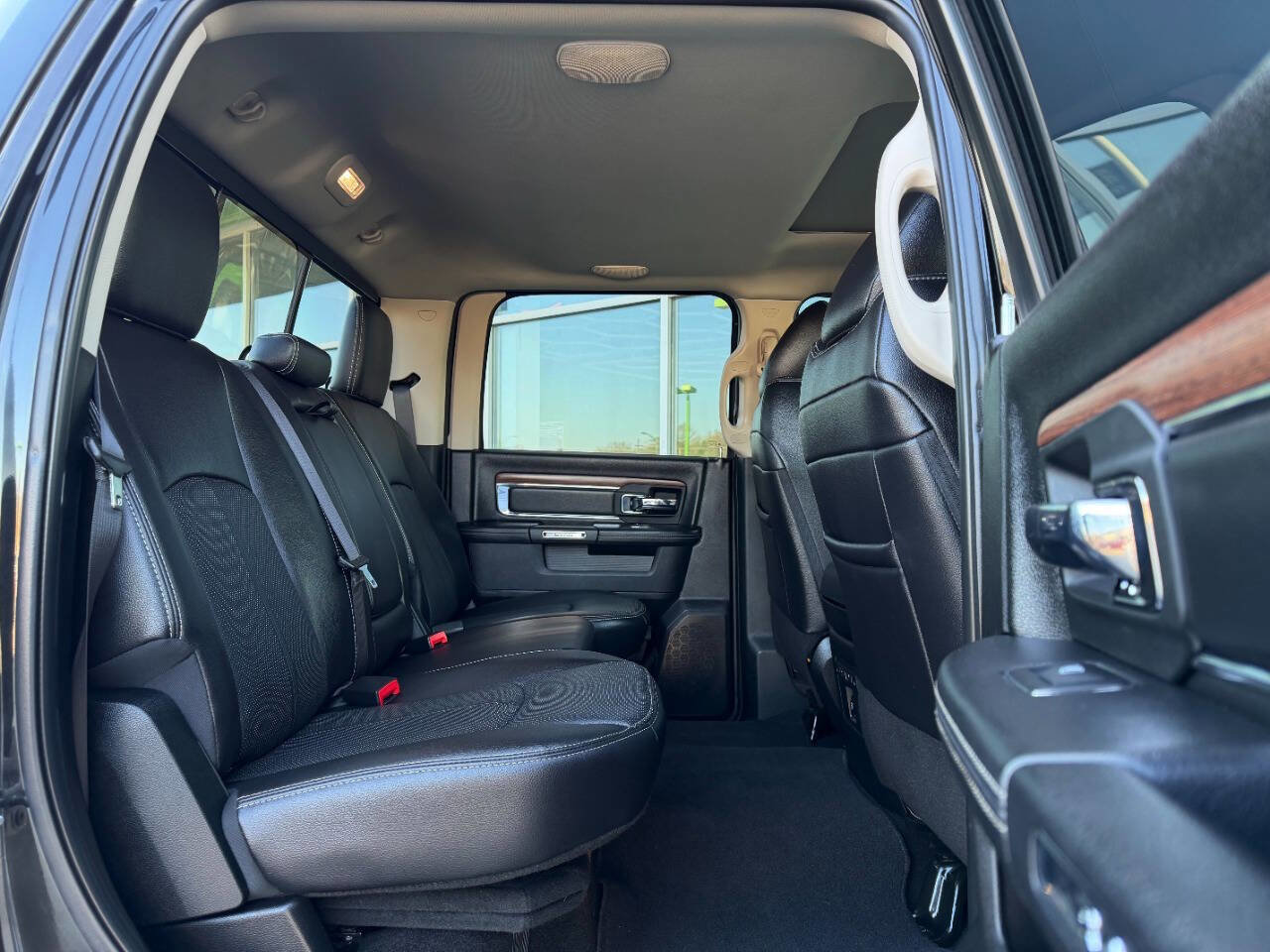 Used 2018 RAM 1500 Laramie AWD/4WD image 16
