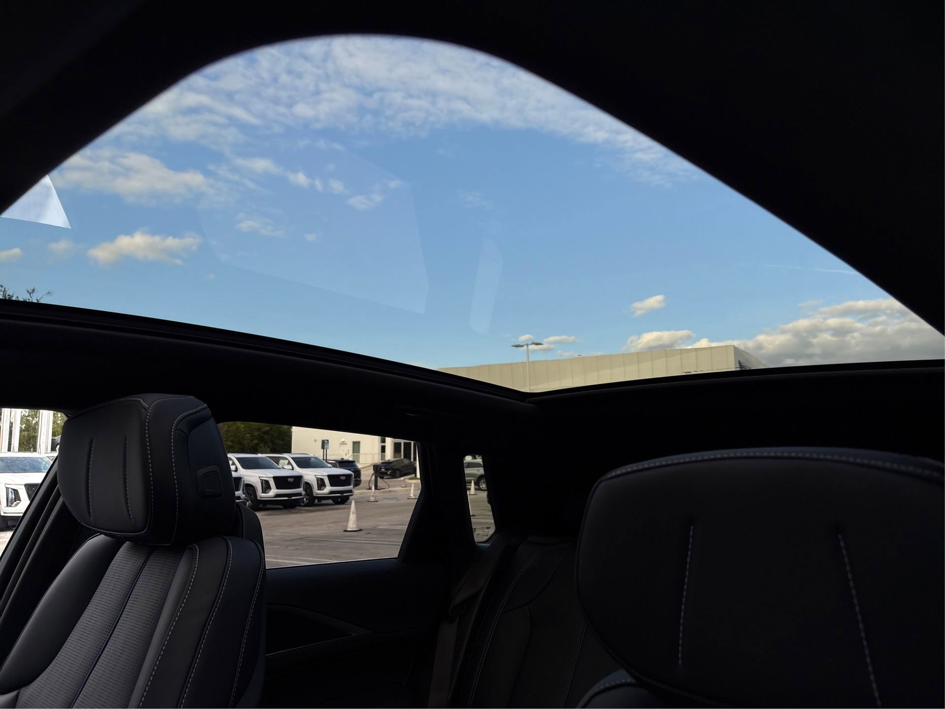 New 2026 Cadillac Lyriq Luxury image 32