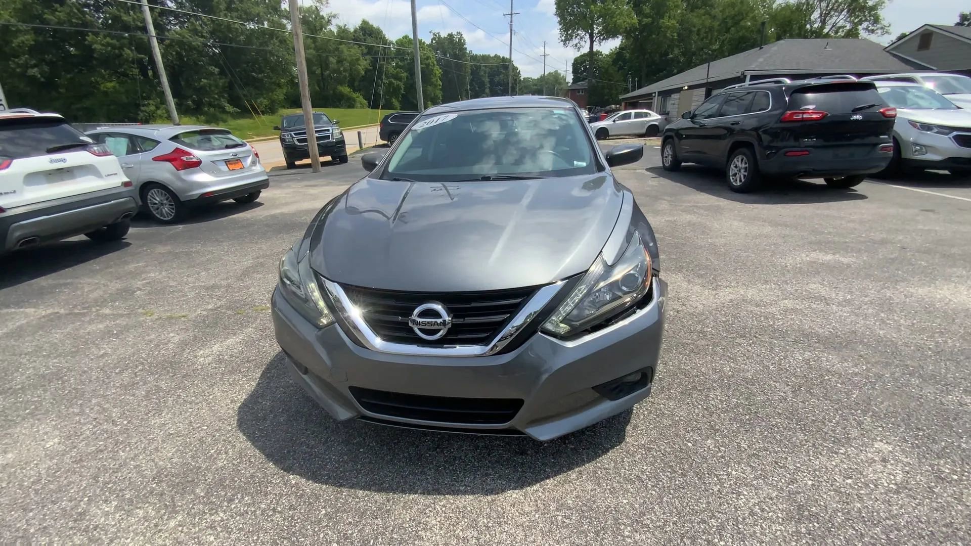 Used 2017 Nissan Altima 2.5 SR w/ Midnight Edition Package FWD image 3