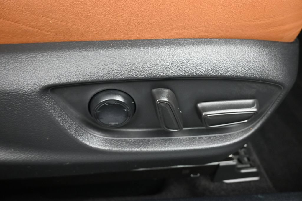 Used 2021 Toyota Avalon Limited w/ Advanced Safety Package FWD image 43