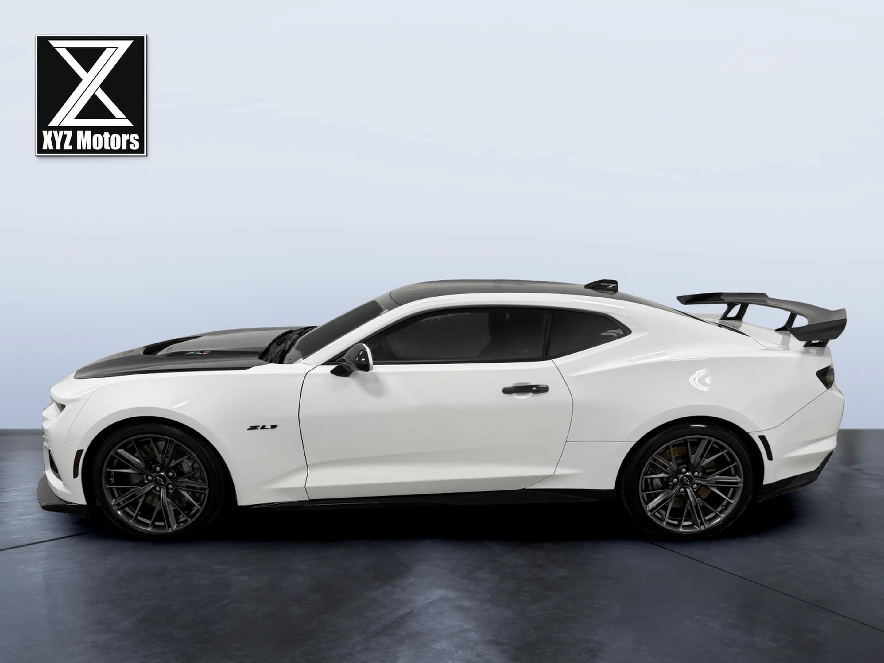 Used 2022 Chevrolet Camaro ZL1 RWD image 3