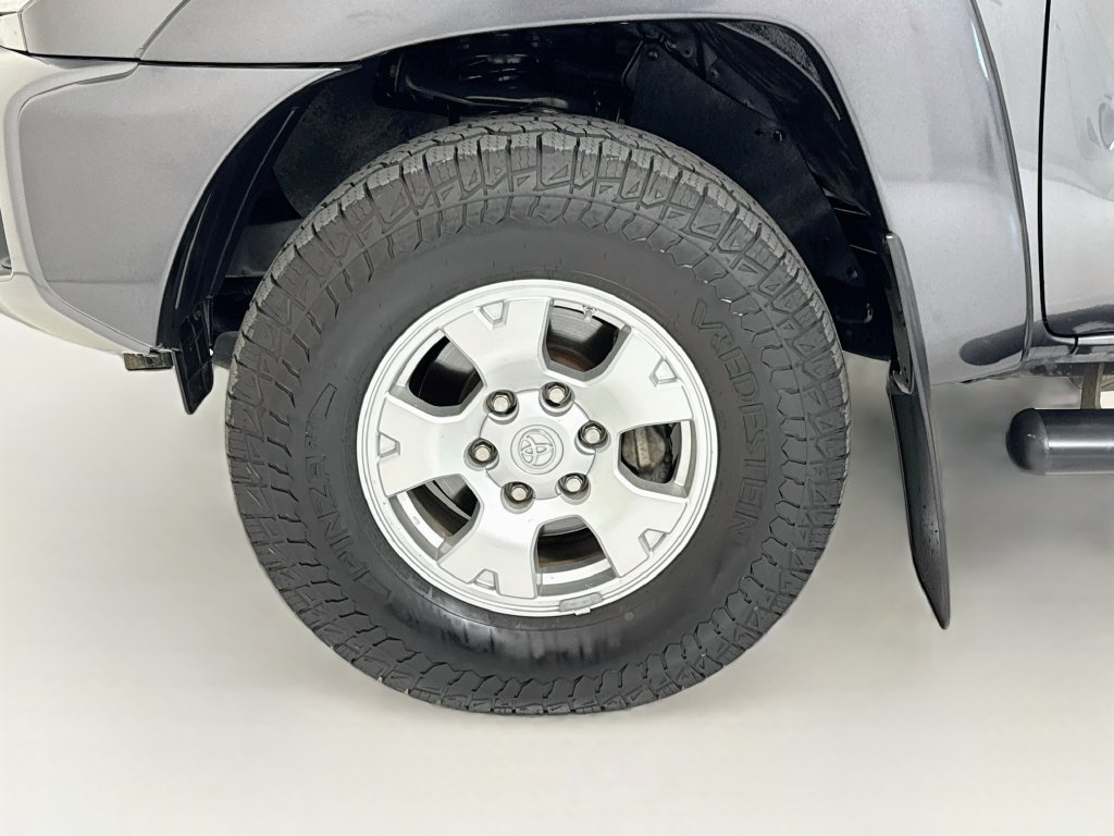 Used 2013 Toyota Tacoma 4x4 Double Cab w/ TRD Off-Road Pkg image 28