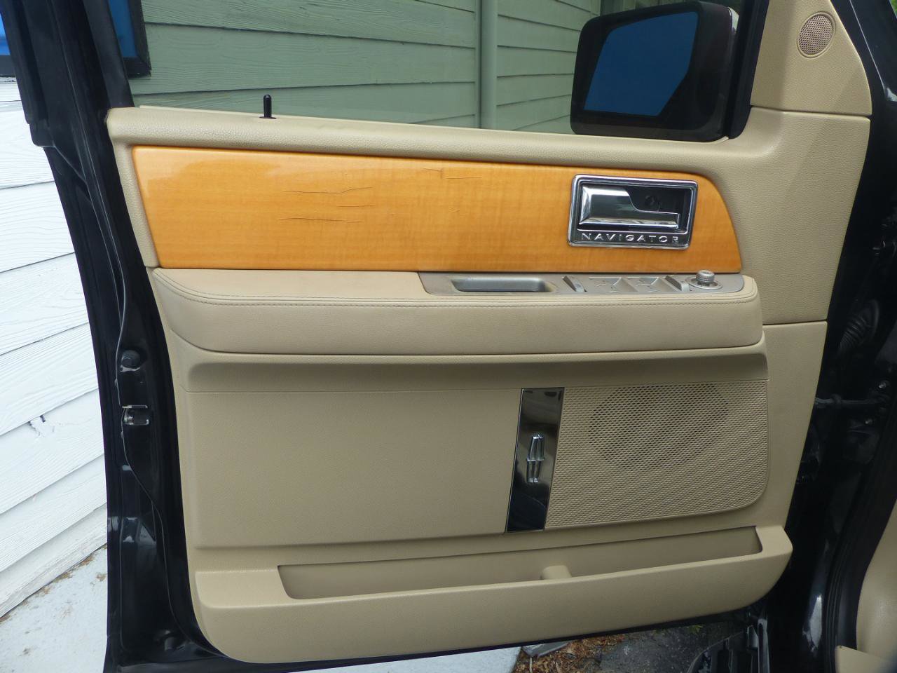 Used 2008 Lincoln Navigator 2WD image 16