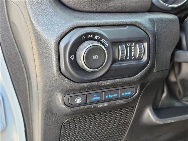 Used 2022 Jeep Wrangler Unlimited Sahara w/ Cold Weather Group image 11