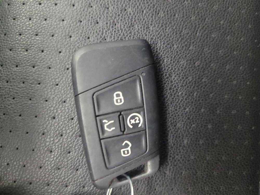 Used 2024 Volkswagen Jetta SE image 32