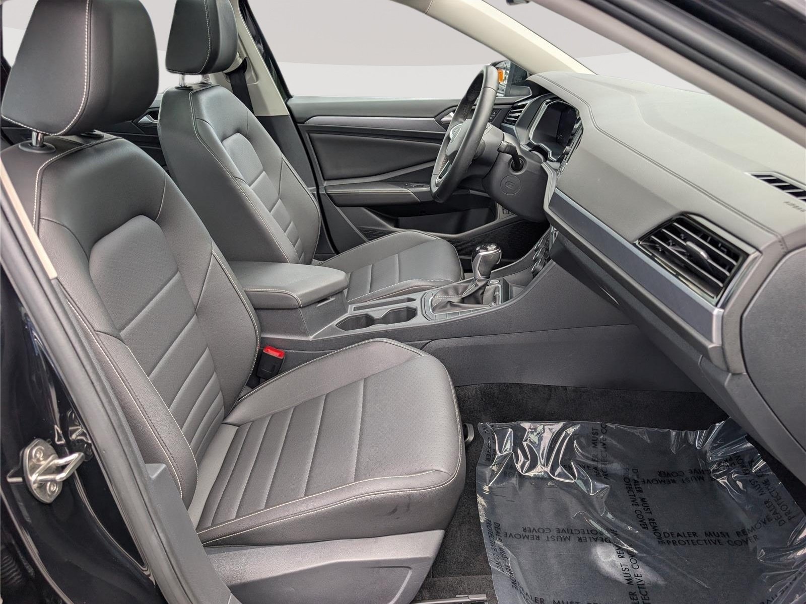 Used 2024 Volkswagen Jetta SE w/ Panoramic Sunroof Package FWD image 12