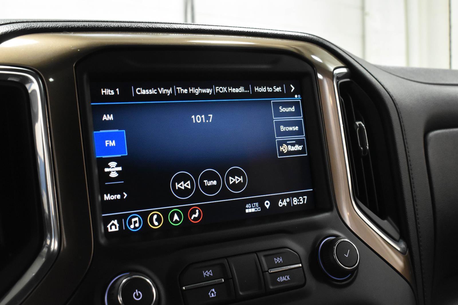 Used 2019 Chevrolet Silverado 1500 High Country w/ High Country Premium Package AWD/4WD image 18