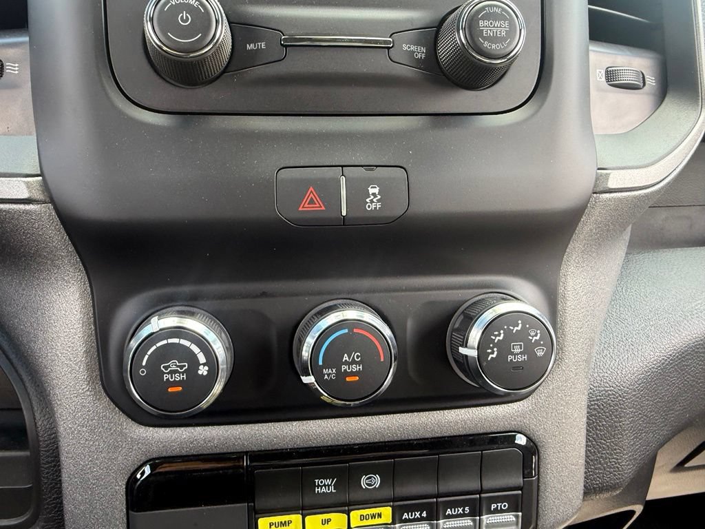 New 2024 RAM 5500 Tradesman RWD image 23