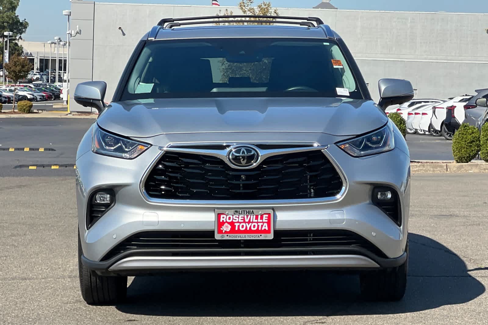 Used 2025 Toyota Highlander Platinum AWD/4WD image 10