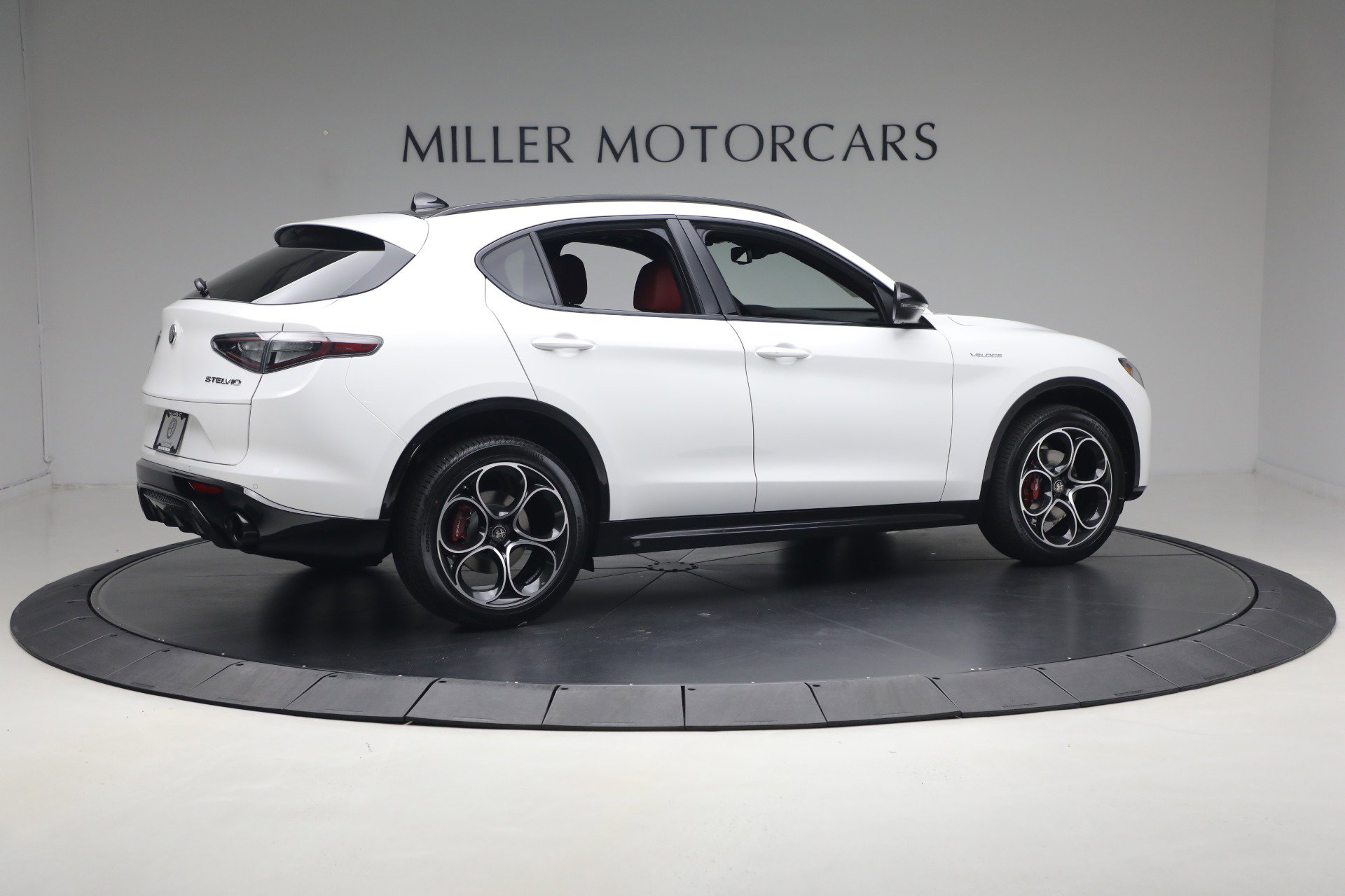 New 2026 Alfa Romeo Stelvio Sprint AWD/4WD image 8