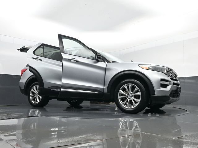 Used 2023 Ford Explorer Limited w/ Equipment Group 301A AWD/4WD image 35